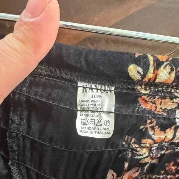 Floral Print Women's Pants - Picture 4 of 4